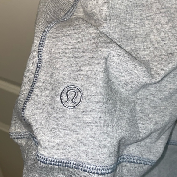 Lululemon Men’s Pullover Crew Sweatshirt - Picture 4 of 5